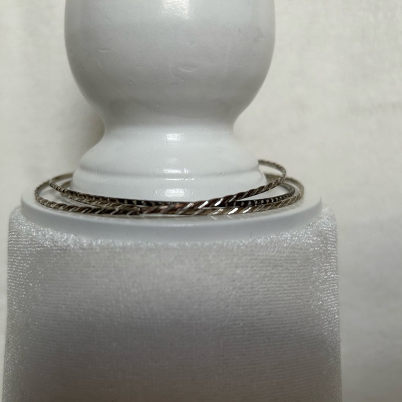 3 slim bracelets - Picture 8 of 8